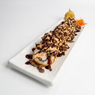 Mar y Tierra (Surf and Turf Roll)